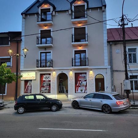Lux Apartmani Bajova Cetinje Esterno foto