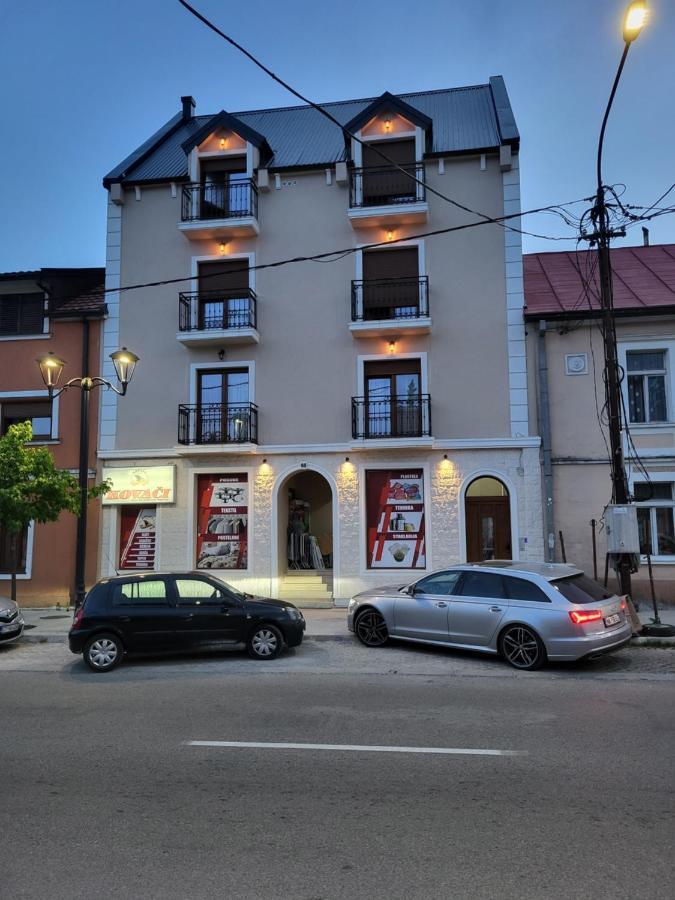 Lux Apartmani Bajova Cetinje Esterno foto
