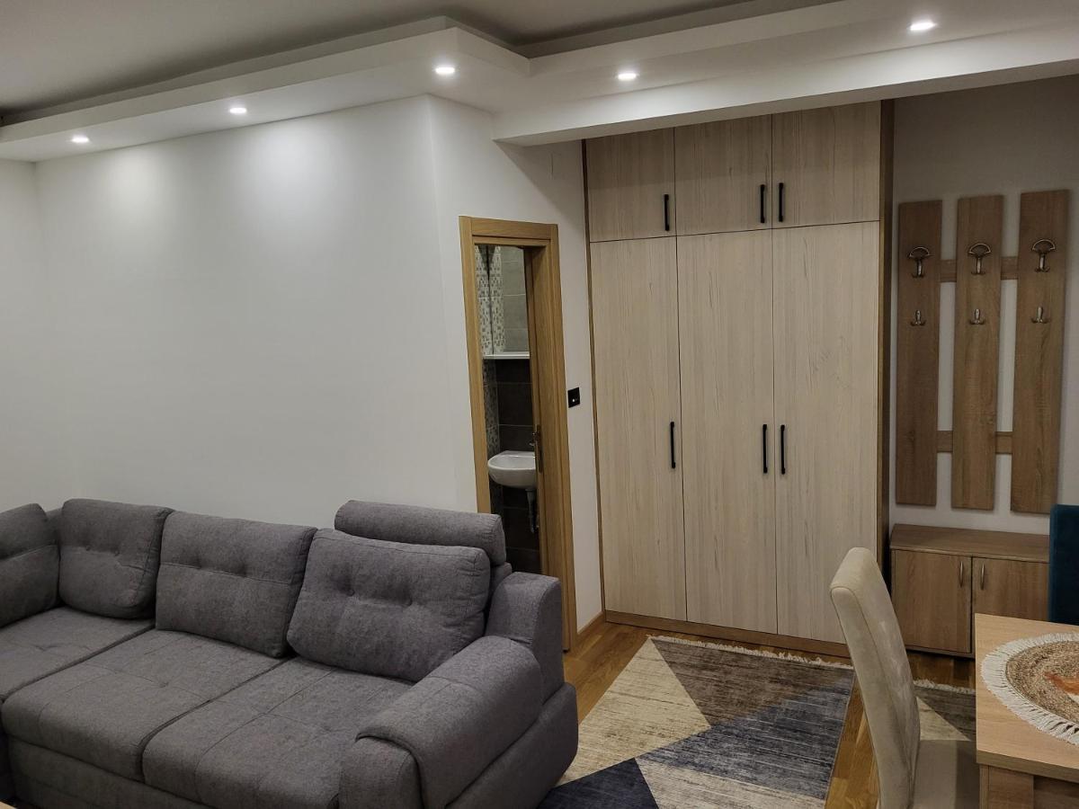Lux Apartmani Bajova Cetinje Esterno foto