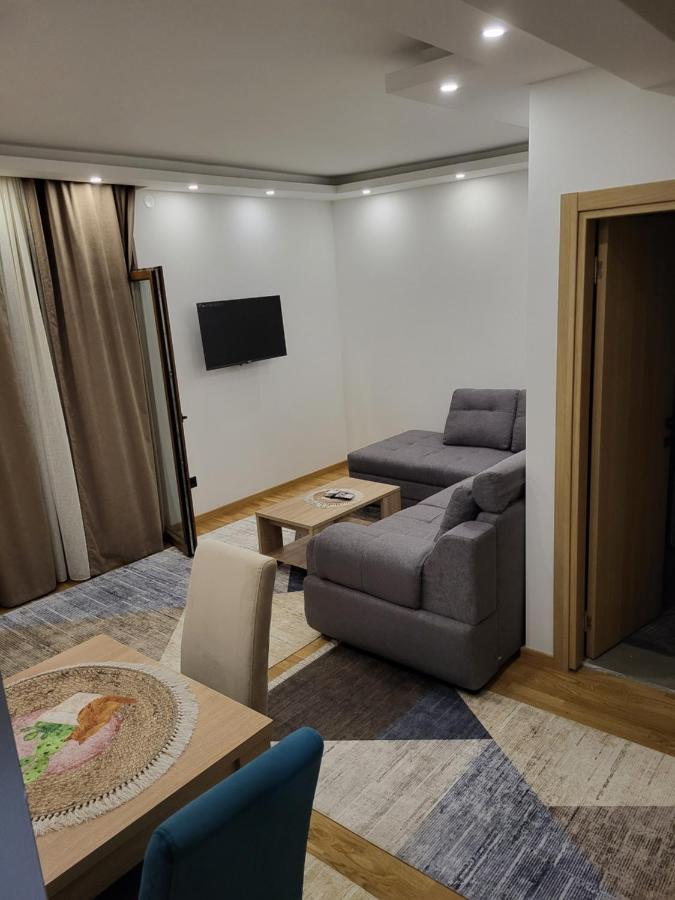 Lux Apartmani Bajova Cetinje Esterno foto