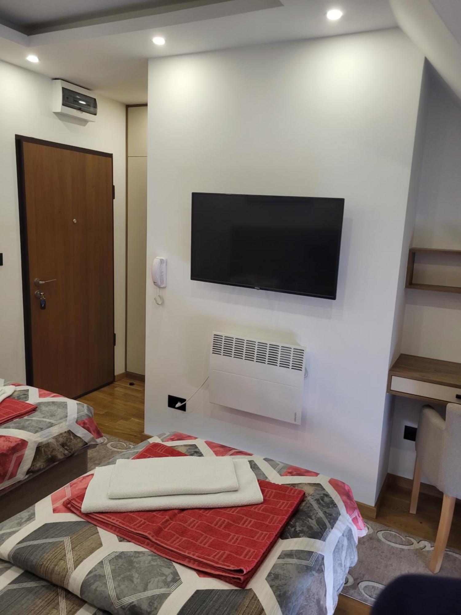 Lux Apartmani Bajova Cetinje Esterno foto